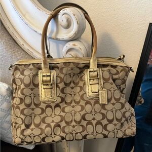 coach signature shoulder purse F15671